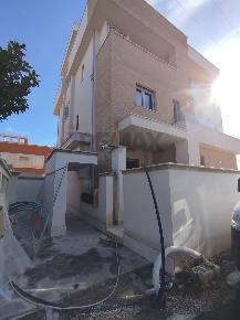 Foto Case semi ndipendenti in via Gladioli 1, Nettuno di 79 m² con 4 locali