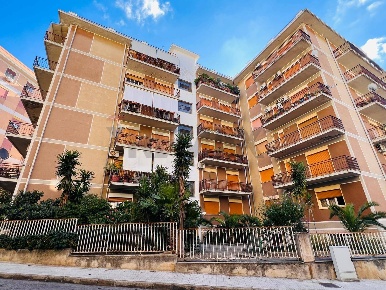 Foto Appartamento in Via Olimpia 6, Messina San Licandro di 138 m²