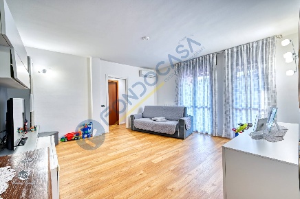 Foto Appartamento in Via Ardeatine 11, Senago di 93 m² con 3 locali