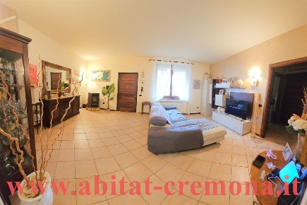 Foto Appartamento in via casanova, Cremona Cavatigozzi di 103 m² in vendita