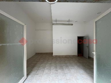 Foto Negozio a Arezzo San Donato - Ospedale di 44 m² con 1 locali