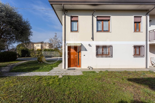 casa indipendente in vendita a Pramaggiore in zona Blessaglia