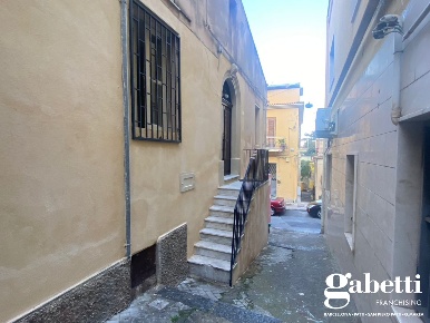 Foto Appartamento in Vicolo GUERRA SNC, Patti Centro di 215 m² con 5 locali