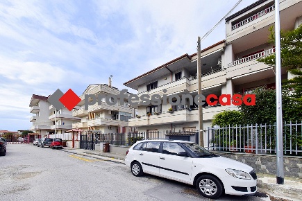 Foto Appartamento in Via Degli Olmi 32, San Nicola la Strada di 80 m²