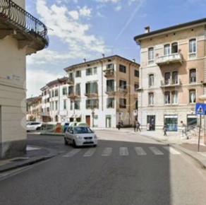 Foto Negozio in Piazza portichetti 4/a, Verona San Zeno di 30 m² in affitto