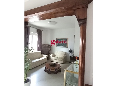 Foto Appartamento a Riccione Paese di 120 m² con 4 locali in vendita