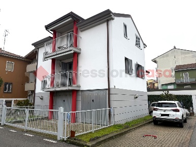 Foto Appartamento in Via Lamarmora 5, Lacchiarella Centro di 50 m²