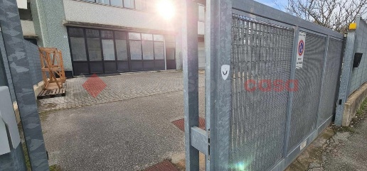 Foto Capannone industriale in Via delle arti 17, Siena di 300 m² in affitto
