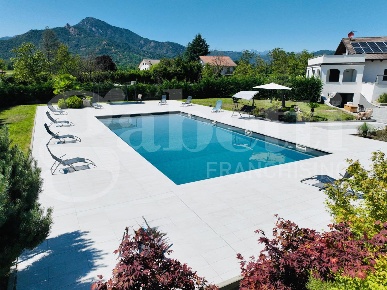 Foto Villa bifamiliare in cascine nuove, Frossasco di 420 m² con 11 locali