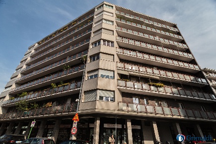 Foto Appartamento in Via Poggibonsi 14, Milano Gambara di 145 m² in vendita