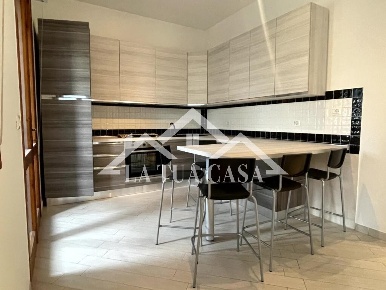 Foto Appartamento a Viareggio Centro di 99 m² con 5 locali in vendita