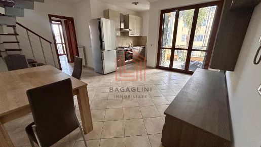 Foto Appartamento a Latina Bainsizza di 101 m² con 4 locali in vendita