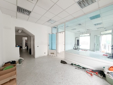 Foto Appartamento in Via Paolina Buonaparte, Viareggio Centro di 152 m²