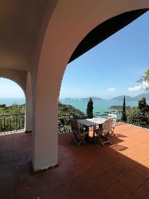 Foto Villa a schiera a Lerici di 120 m² con 5 locali in affitto