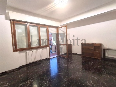 Foto Appartamento in Via Pietro Guidi 49, Lucca Arancio di 115 m²