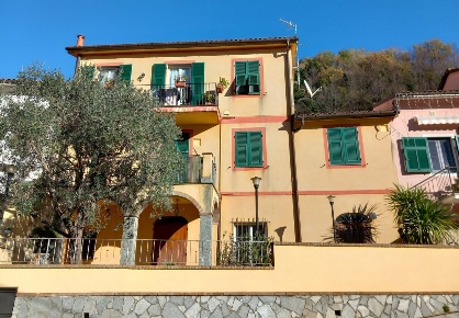 Foto Appartamento a Avegno di 112 m² in vendita