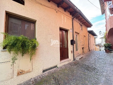 Foto Appartamento in Via dell'Albera, Gardone Riviera Centro di 77 m²