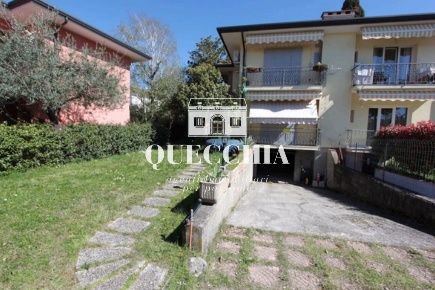 Foto Appartamento in Via Campagnola, Bardolino di 160 m² con 5 locali