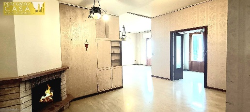 Foto Appartamento in Via Cona, Teramo Centro di 187 m² con 8 locali