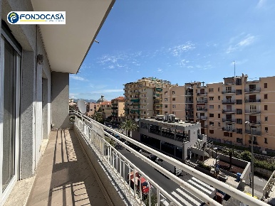 Foto Appartamento in Via Aurelia, Loano Centro di 123 m² con 5 locali