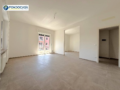 Foto Appartamento in Via Aurelia, Loano Centro di 123 m² con 5 locali