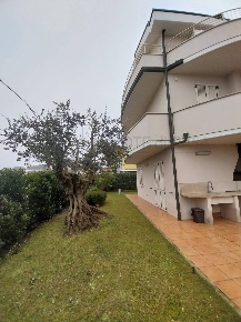 Foto Villa unifamiliare in Via dei Cosmonauti, Cervia Pinarella di 300 m²
