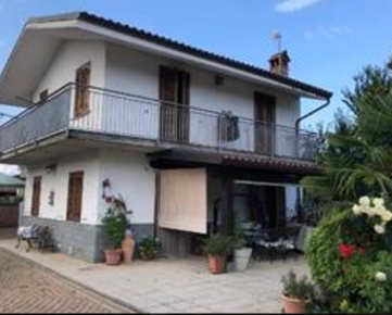 Foto Villa unifamiliare a Barbania Perrero di 145 m² con 6 locali
