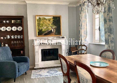 Foto Appartamento a Seravezza Centro di 140 m² con 6 locali in vendita