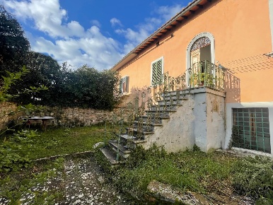 Foto Appartamento a Colle di Val d'Elsa Colle Bassa, Via Gramsci di 90 m²