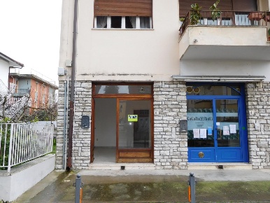 Foto Negozio a Pisa San Marco di 40 m² con 2 locali in affitto