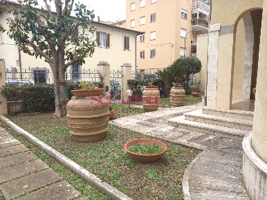 Foto Villa singola a Grosseto Stazione - Via Roma di 178 m² con 6 locali