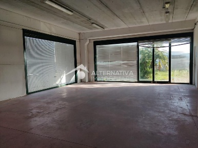 Foto Capannone industriale a Cascina Semicentro di 110 m² con 1 locali