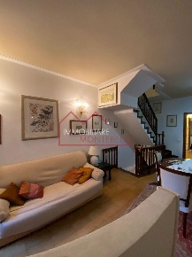 Foto Villa a schiera a Viareggio Centro di 120 m² con 6 locali in vendita