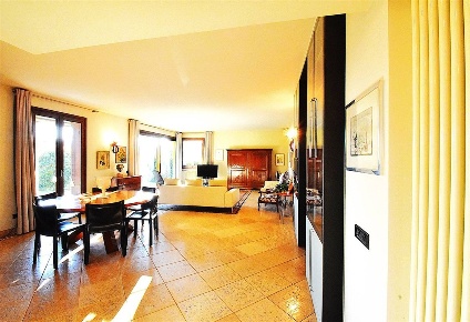 Foto Villa unifamiliare a Grumello del Monte Centro di 320 m² in vendita