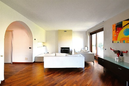 Foto Appartamento a Capriolo di 360 m² con 8 locali in vendita