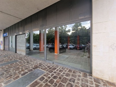 Foto Negozio a Cremona San Bernardo - Zaist di 450 m² con 1 locali