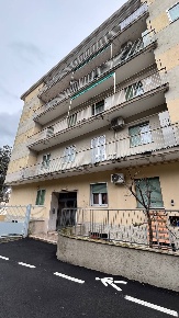Foto Appartamento in Via Degli Oleandri 14, Genova Quezzi di 97 m²