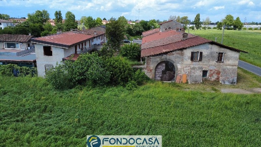 Foto Rustico a Rovato di 214 m² con 8 locali in vendita