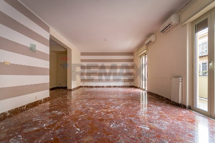 Foto Appartamento in Via Del Fervore 7, Palermo di 177 m² con 5 locali