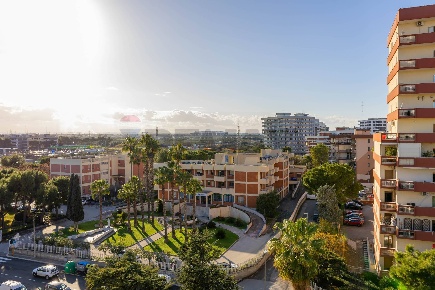 Foto Appartamento in Via Giulio Petroni 120, Bari Poggiofranco di 260 m²