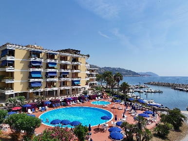 Foto Appartamento in via della chiesa 22, San Lorenzo al Mare di 135 m²