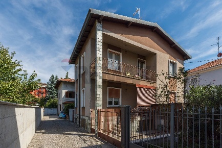 Foto Villa unifamiliare a Busto Arsizio Santissimi Apostoli di 210 m²