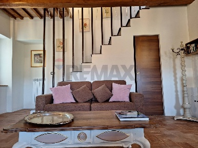 Foto Duplex a Bucine di 168 m² con 8 locali in vendita