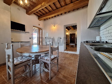 Foto Duplex a Bucine di 168 m² con 8 locali in vendita