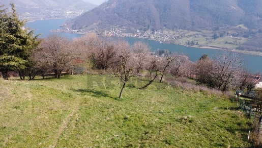 Foto Terreno residenziale a Bianzano di 1700 m² in vendita