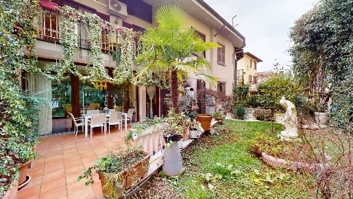 Foto Villa unifamiliare in Via Roma 55, Cassina de' Pecchi Centro di 304 m²