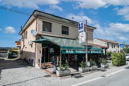 Foto Bar in Via Massafiscaglia 75, Ferrara Contrapò - Villanova di 47 m²