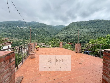 Foto Casa indipendente in via Costa Fraz.Lavina, Rezzo Lavina di 125 m²