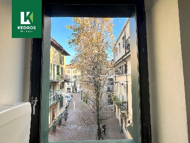 Foto Ufficio in Via ALbuzzi 12, Varese Centro di 80 m² con 4 locali