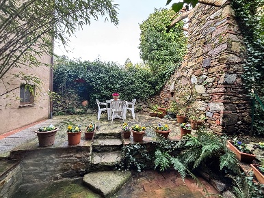 Foto Case semi ndipendenti in via Fonda 9, Capannori di 50 m² con 3 locali